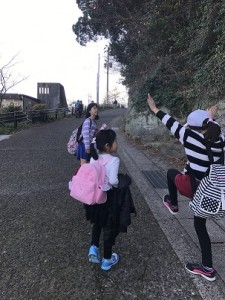 到着目前